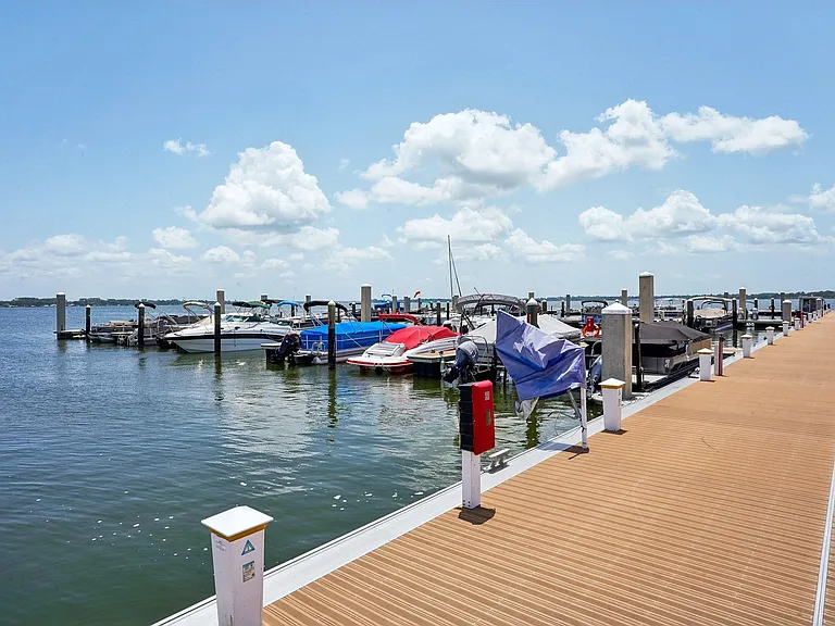 Lake Tavares Apartments — Photo 64