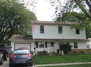 1047 Carswell Ave, Elk Grove Village, IL 60007