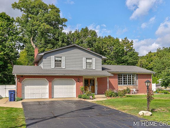 2nd image of 730 Larkwood Dr