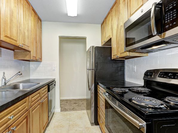 55 Sharon Rd APT D23