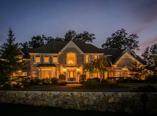 17 Orchard Hill Dr, Westborough, MA 01581