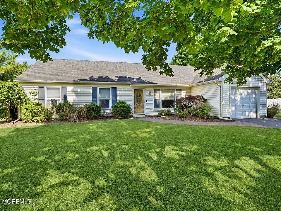 1st image of 881 Eaglehurst Court