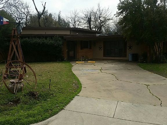 2nd image of 4613 Holiday Ln W