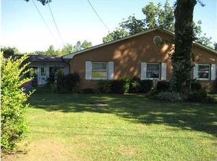 765 Lakeshore Dr W, Hebron, OH 43025