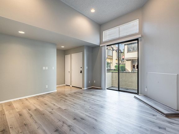 3rd image of 21221 Lassen St Unit 1