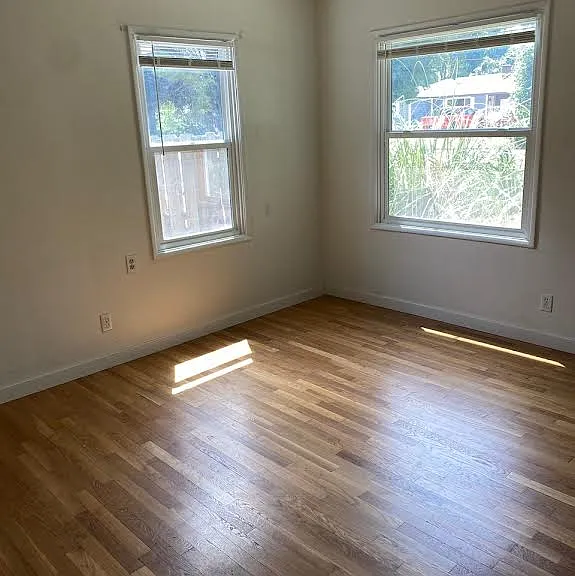 1042 Winchester Ave — Photo 13