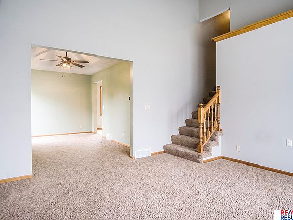 5th image of 825 Spruce Dr