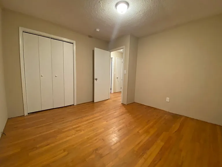 106 Cantrell Dr — Photo 18