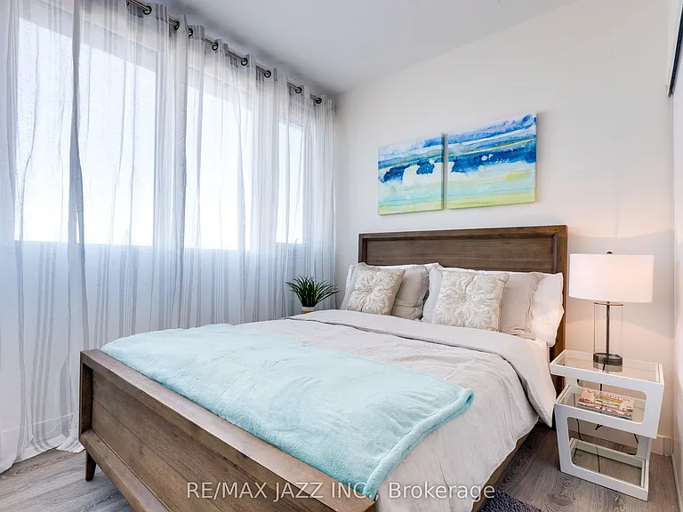 100 Bond St E #1014 — Photo 12