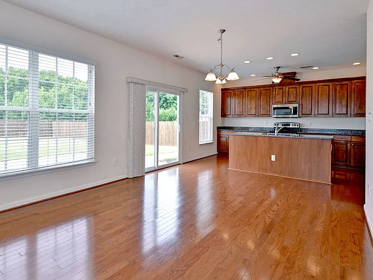 4688 Yeardley Loop — Photo 11