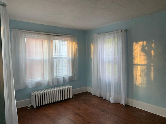 5th image of 234 Rosemont Ave