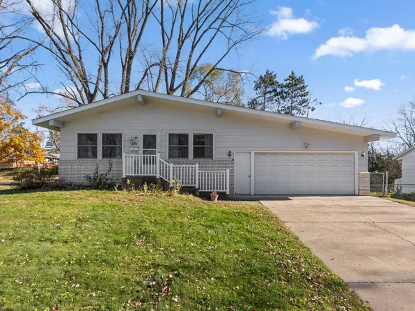 231 Birchwood Dr N, Stillwater, MN 55082