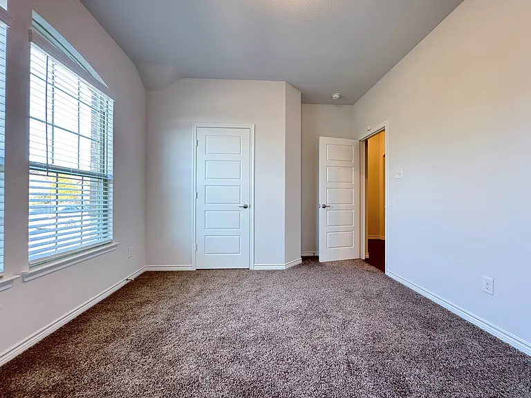 905 Berry St — Photo 15