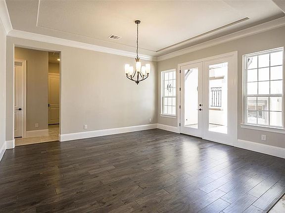 4th image of 1810 Creekside Dr