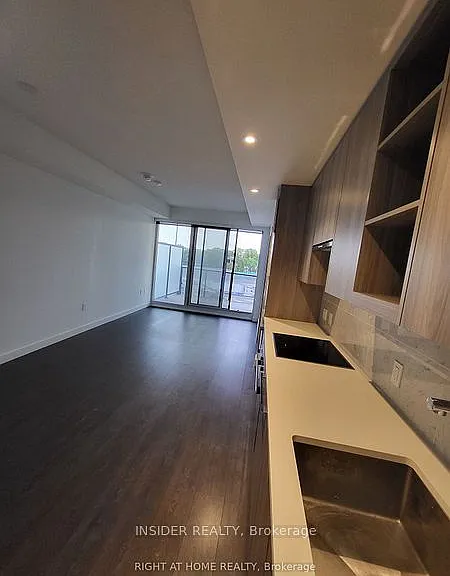 95 McMahon Dr #605 — Photo 4