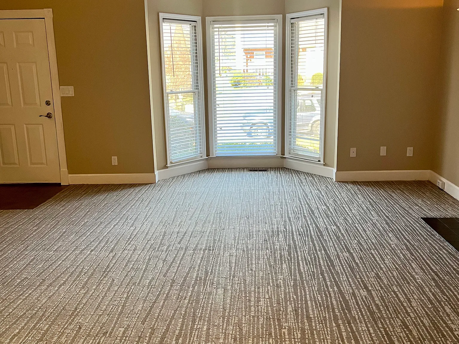 2 bed, 1400 sqft, $1,990 — Photo 4