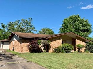 2008 Ridgelawn Dr, Gautier, MS 39553