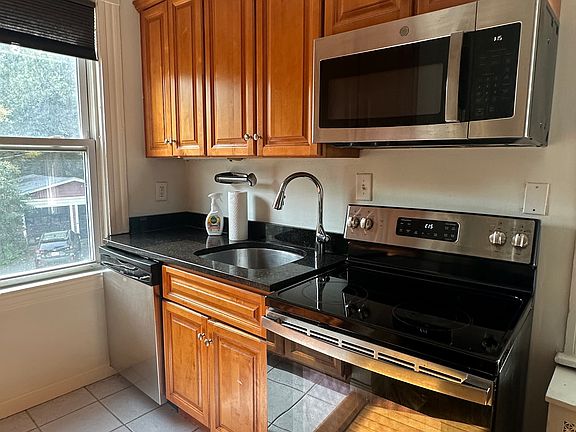 4th image of 98 Dennison Ave