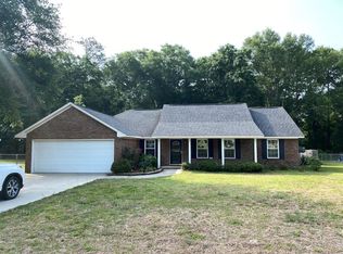 2290 Treetop Ln, Sumter, SC 29154