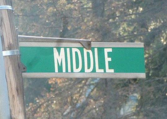 5th image of 416 Middle St