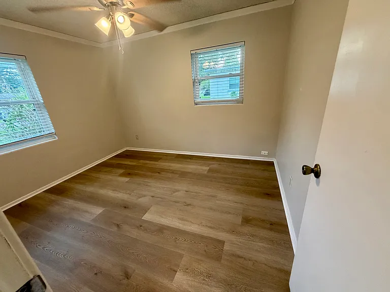 1841 Linden Rd — Photo 35