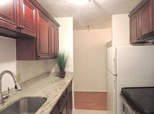 2nd image of 115 W Squantum St APT 915