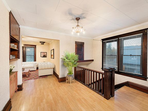 5th image of 1819 S Grand Blvd #2