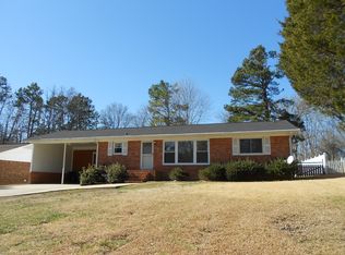 3609 Lakeshore Dr, High Point, NC 27265