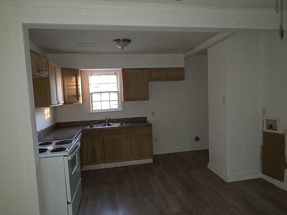 4th image of 1758 McMillan St