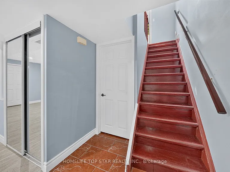 7 SW Littleborough Ct E — Photo 5