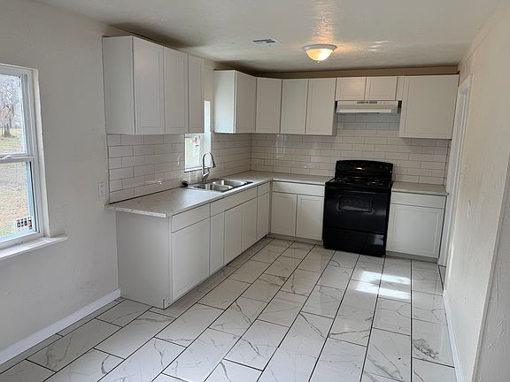 3rd image of 1311 E Whittaker St