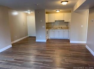 9 Center Ct, Newington, CT 06111