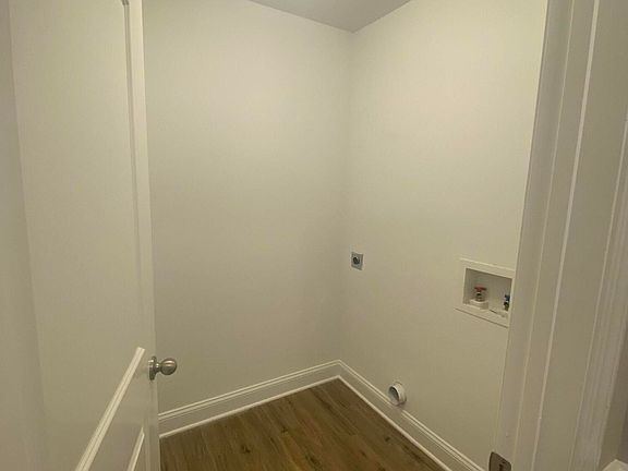 5th image of 2205 B Chavis Dr