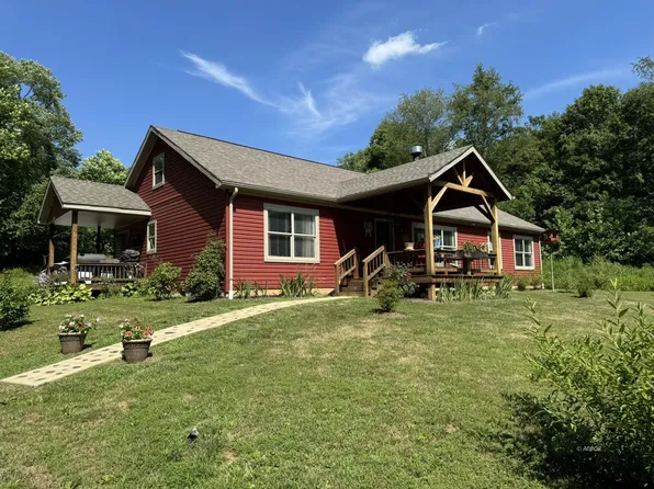 33068 Happy Hollow Rd, Middleport, OH 45760