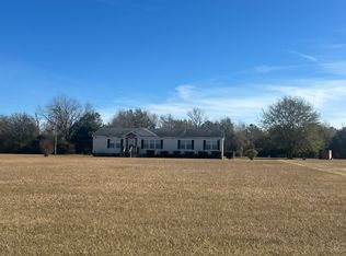 8 Blueberry Ln, Hawkinsville, GA 31036