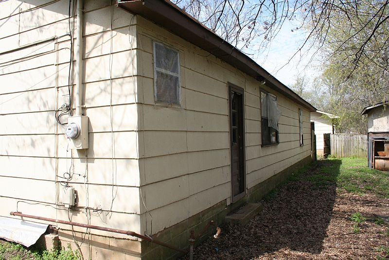 2nd image of 208 Gillespie Dr