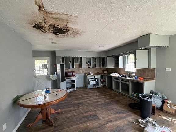 4th image of 28 Lincoln St