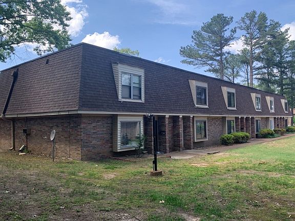 3rd image of 6595 Poplar Woods Cir S APT 4