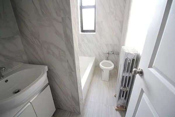 Rented by Nooklyn NYC LLC | media 4