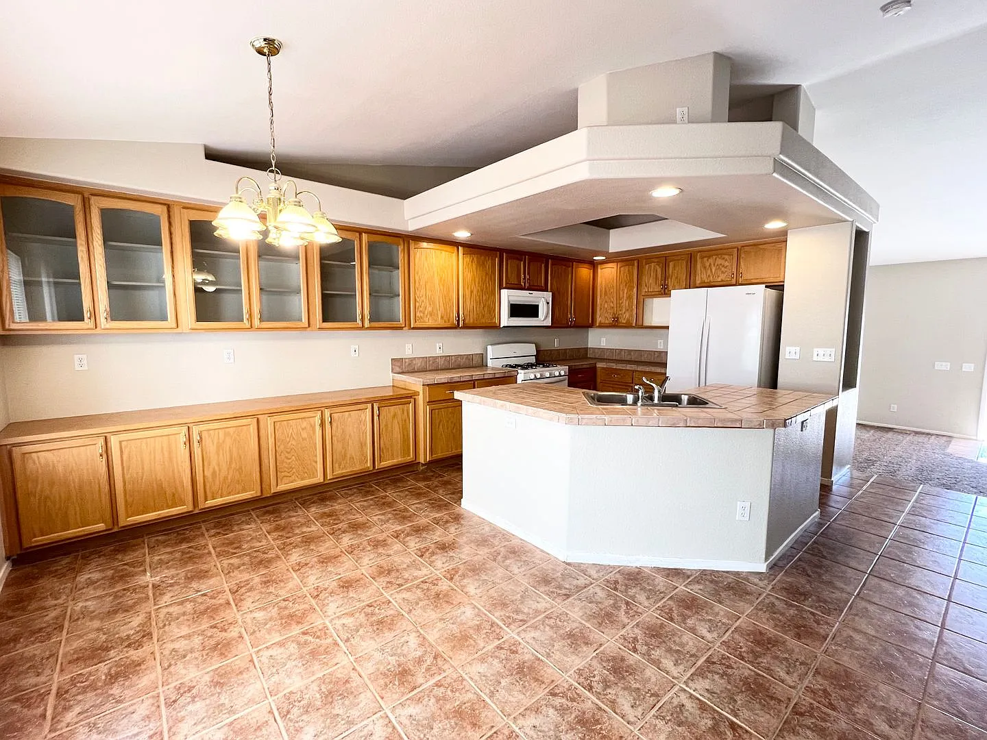 Beautiful Home in Silverado Ranch — Photo 2