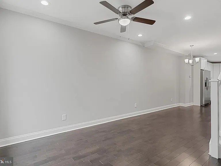42 E Heath St — Photo 5