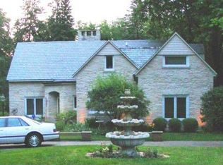 N56W21758 Silver Spring Dr, Menomonee Falls, WI 53051