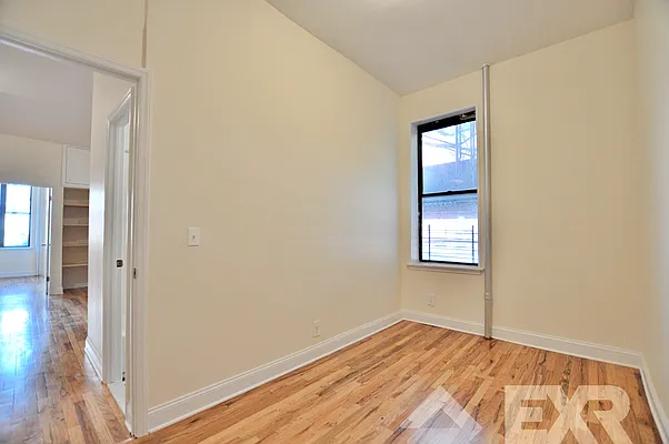 Rented by EXR | media 6