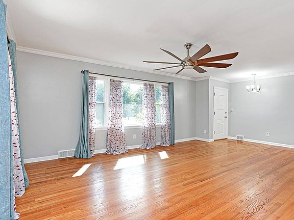 4th image of 634 N Spalding Ave