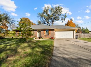 106 Maple St, Clever, MO 65631