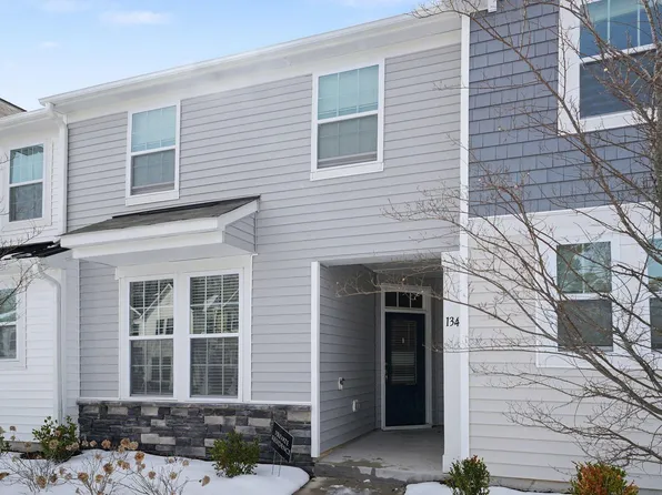 134 Channel Drop Dr, Clayton, NC 27520