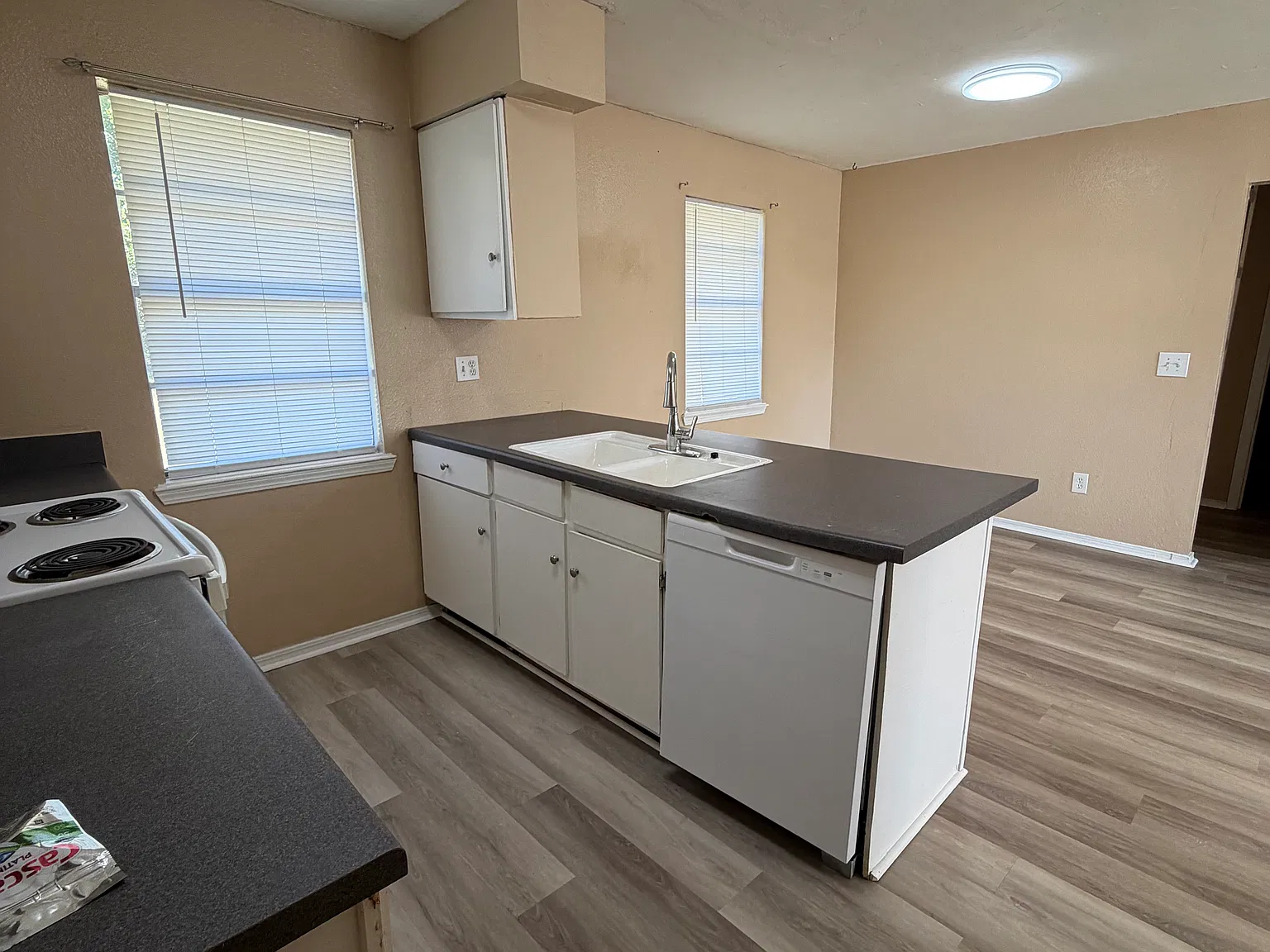4 bed, 1.5 bath, 1118 sqft, $1,395 — Photo 4