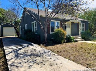 619 S Camp St, Seguin, TX 78155