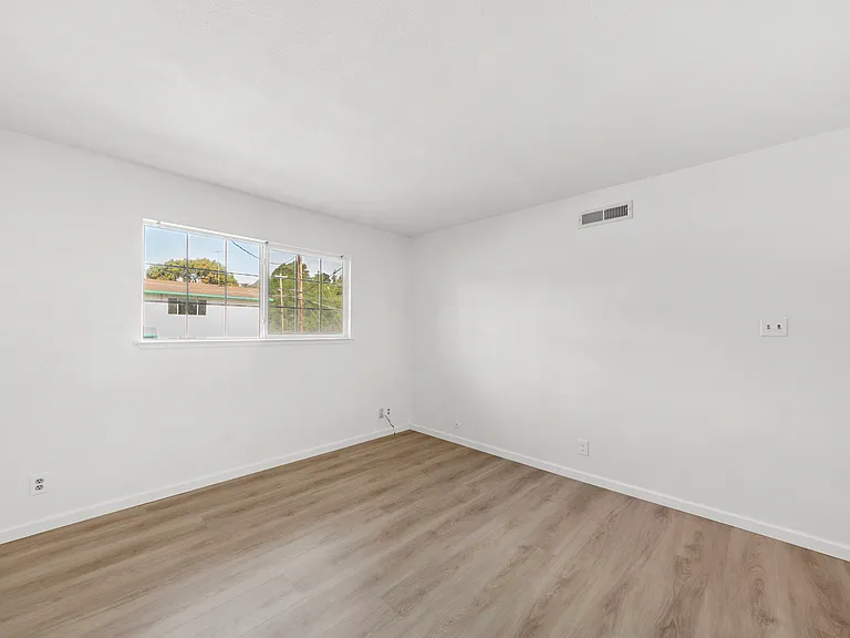 20459 John Dr #3 — Photo 10