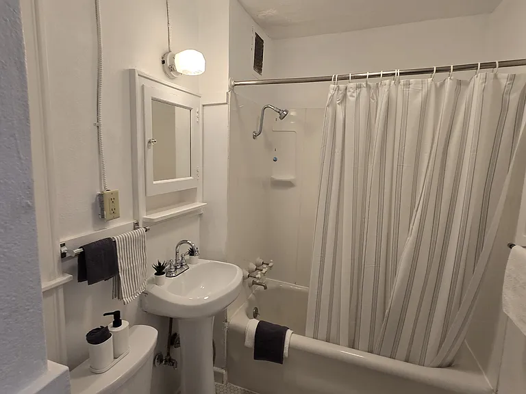 DD Culp Apartments — Photo 26